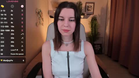 Snapshot of naturelly chatting on 12.13.24 Melisa  FOLLOW ME  online show from 12.13.24