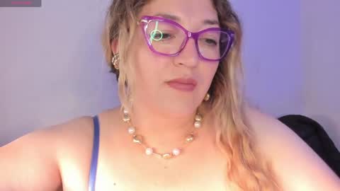 Snapshot of naty__mature_ chatting on 06.10.26 Nataly online show from 06.10.26