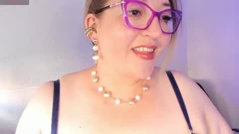 Snapshot of naty__mature_ chatting on 06.15.26 Nataly online show from 06.15.26