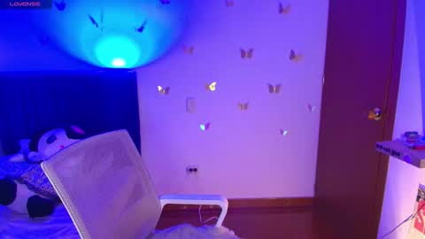 Snapshot of naty_lux19 chatting on 12.20.25 Fernanda online show from 12.20.25