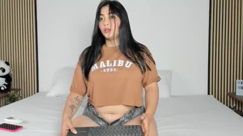 naty_model25 online show from 10.22.25