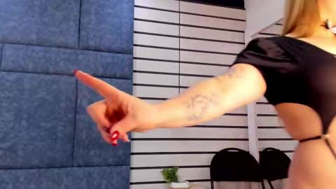 Naty  online show from 10.10.25