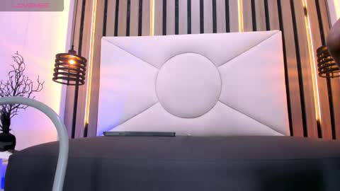 natzuki_ online show from 12.19.25