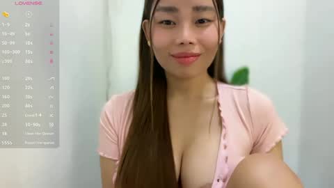 Snapshot of natzumiee_ chatting on 05.13.26 Shuvee Keiko Half Japanese Half Pinay online show from 05.13.26