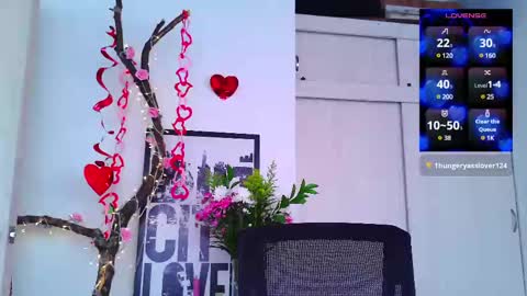 Em  please help me reach 100 thumbs up 3 online show from 02.14.25