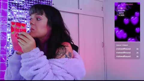 Em  please help me reach 100 thumbs up 3 online show from 03.06.25