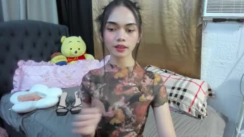 Snapshot of naughty_emmats chatting on 10.05.25 emma online show from 10.05.25