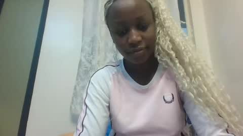 Snapshot of naughty_kesh chatting on 06.25.26 kesh online show from 06.25.26