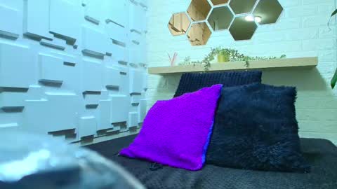 Kitten online show from 03.06.25