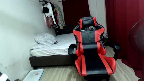 Snapshot of naughty_mariaxx chatting on 12.16.24 Maria online show from 12.16.24