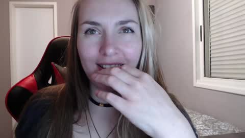 Snapshot of naughty_popa chatting on 01.16.25 Ann online show from 01.16.25