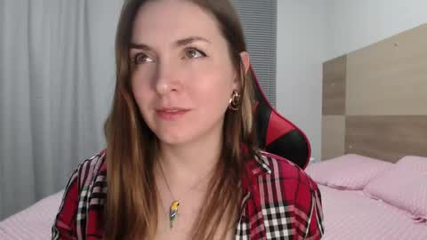 Snapshot of naughty_popa chatting on 10.04.25 Ann online show from 10.04.25