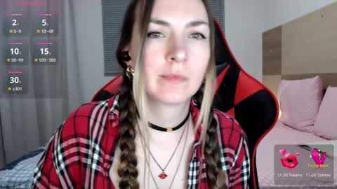 Snapshot of naughty_popa chatting on 12.01.25 Ann online show from 12.01.25