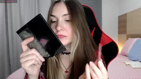 Snapshot of naughty_popa chatting on 12.19.25 Ann online show from 12.19.25