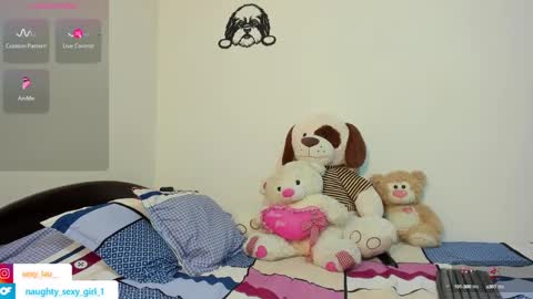 Snapshot of naughty_sexy_girl_1 chatting on 03.01.25 Lau    online show from 03.01.25