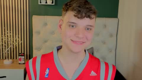 Snapshot of naughty_twink_ chatting on 10.02.25 Noah online show from 10.02.25