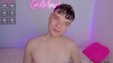 Snapshot of naughty_twink_ chatting on 06.17.26 Noah online show from 06.17.26