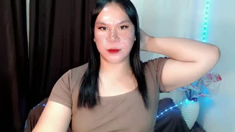Snapshot of naughty_vies chatting on 07.29.26 Davies online show from 07.29.26