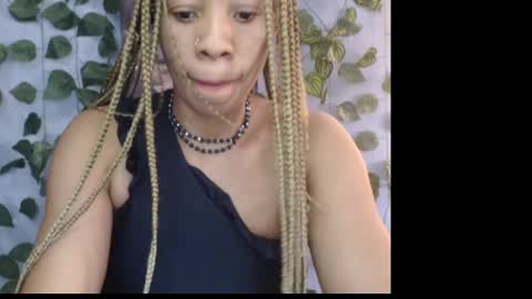 Snapshot of naughty_xxbunny chatting on 01.30.25 beauty online show from 01.30.25