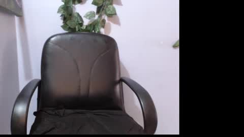 Snapshot of naughty_xxbunny chatting on 03.05.25 beauty online show from 03.05.25