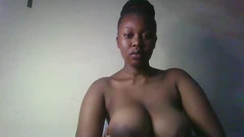 Snapshot of naughtygee100 chatting on 02.14.26 Shee online show from 02.14.26