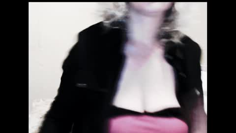 Snapshot of naughtyjenniferxx chatting on 02.05.25 Jenny online show from 02.05.25