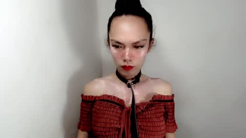 Snapshot of naughtypetiteangel chatting on 09.23.25 naughtypetiteangel online show from 09.23.25