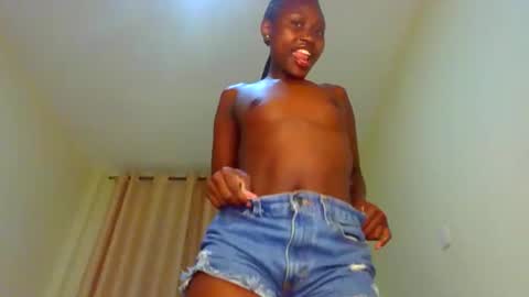 naughtyqueen12 online show from 09.12.25