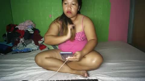 Snapshot of naughtyvina4u chatting on 12.13.24 VI NA online show from 12.13.24