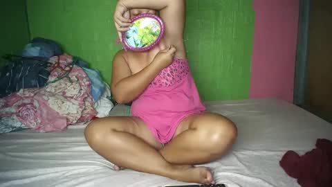 Snapshot of naughtyvina4u chatting on 12.15.24 VI NA online show from 12.15.24