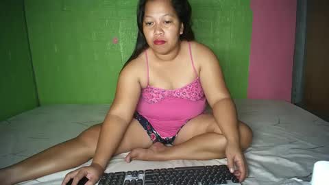 Snapshot of naughtyvina4u chatting on 01.29.25 VI NA online show from 01.29.25