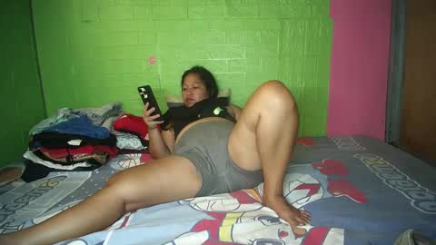 Snapshot of naughtyvina4u chatting on 02.16.25 VI NA online show from 02.16.25