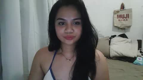 Snapshot of naughtyyliaaxx chatting on 03.19.26 tatted girl online show from 03.19.26