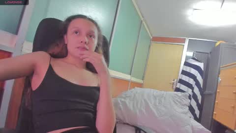 Snapshot of naugthtycurls chatting on 02.06.25 Arantxa online show from 02.06.25