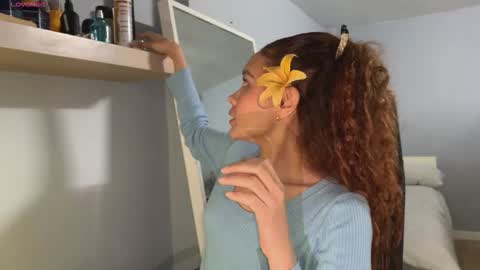 Snapshot of naugthtycurls chatting on 12.15.25 Arantxa online show from 12.15.25