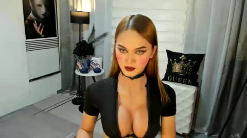 MISS IVANA online show from 01.17.25