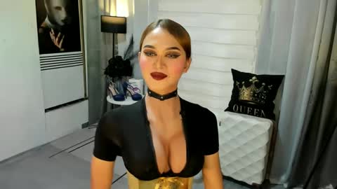 MISS IVANA online show from 01.17.25