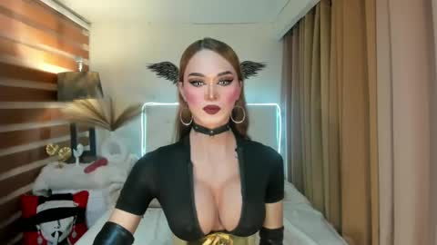 MISS IVANA online show from 01.19.25