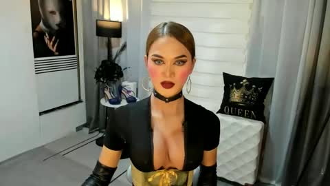 MISS IVANA online show from 01.19.25