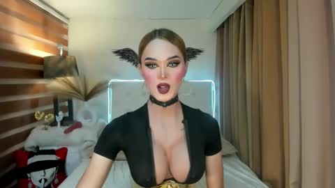 MISS IVANA online show from 01.20.25