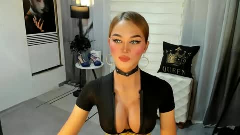 MISS IVANA online show from 01.27.25