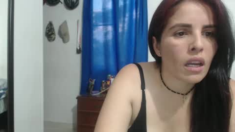 Snapshot of naugthymilf23 chatting on 12.15.24 keyra online show from 12.15.24