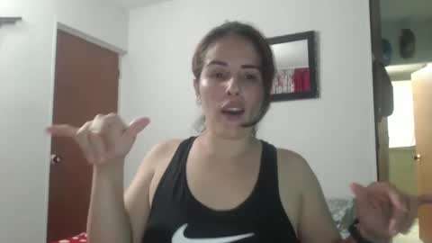 Snapshot of naugthymilf23 chatting on 01.21.25 keyra online show from 01.21.25