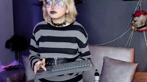 Navier  online show from 12.03.25