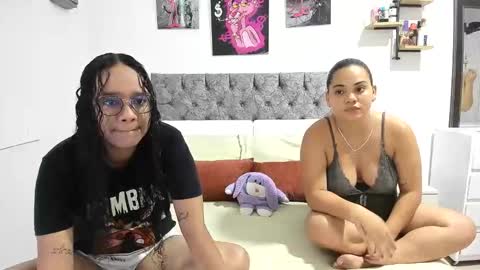 Snapshot of nay_and_aleja chatting on 05.20.26 nay_and_aleja online show from 05.20.26