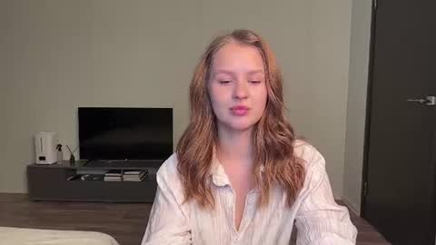 Mia online show from 06.23.26