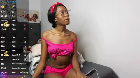 Snapshot of nayah_dussa1 chatting on 02.25.25 Vane broadcast 6 pm to 1 am Colombia time online show from 02.25.25