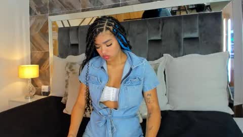    online show from 10.08.25