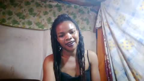 Snapshot of naylah313 chatting on 06.15.26 Nayla online show from 06.15.26
