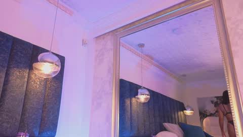 Juli  online show from 01.31.25